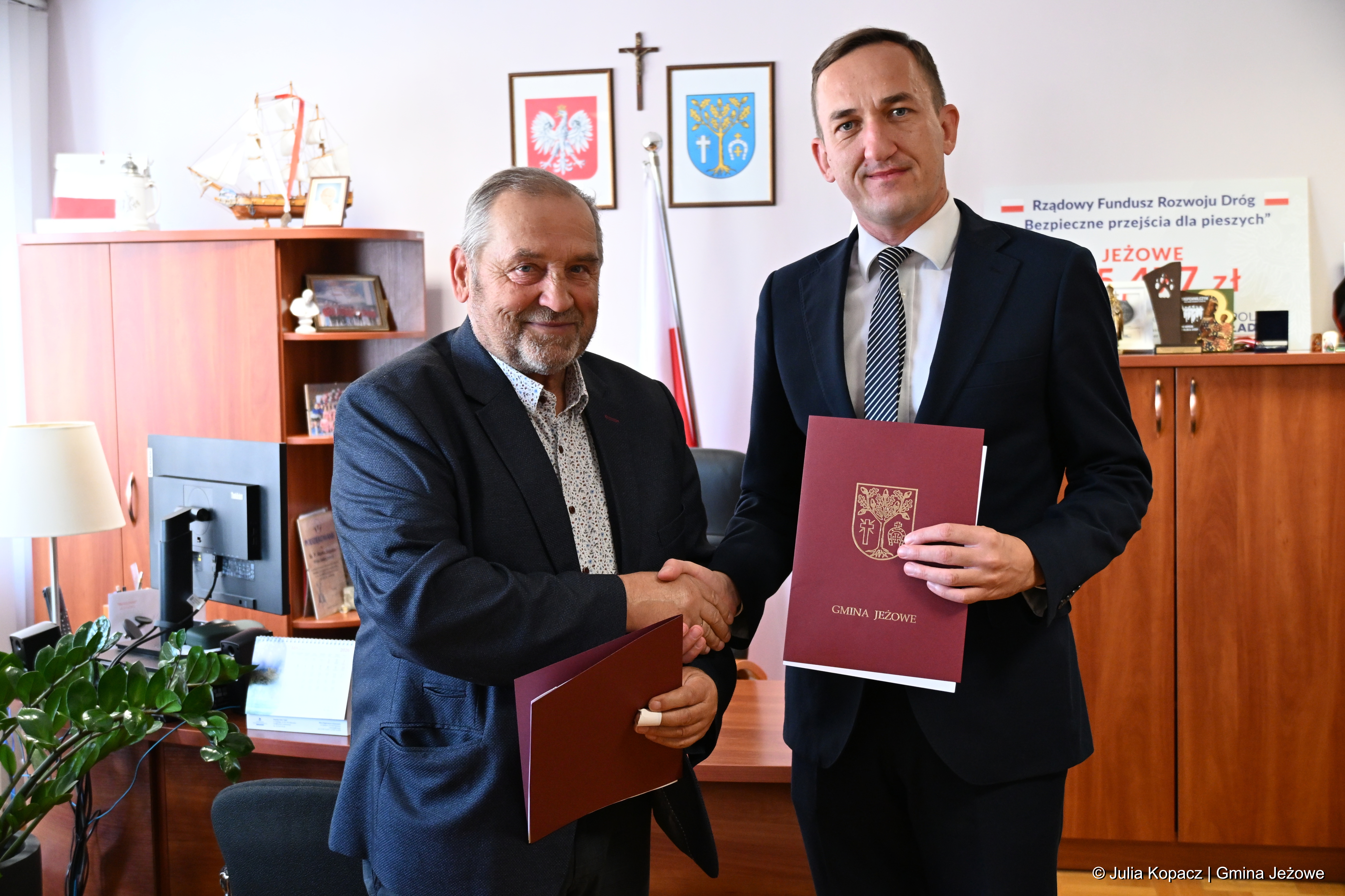Podpisano umowę na przebudowę łazienki w budynku Urzędu Gminy Jeżowe