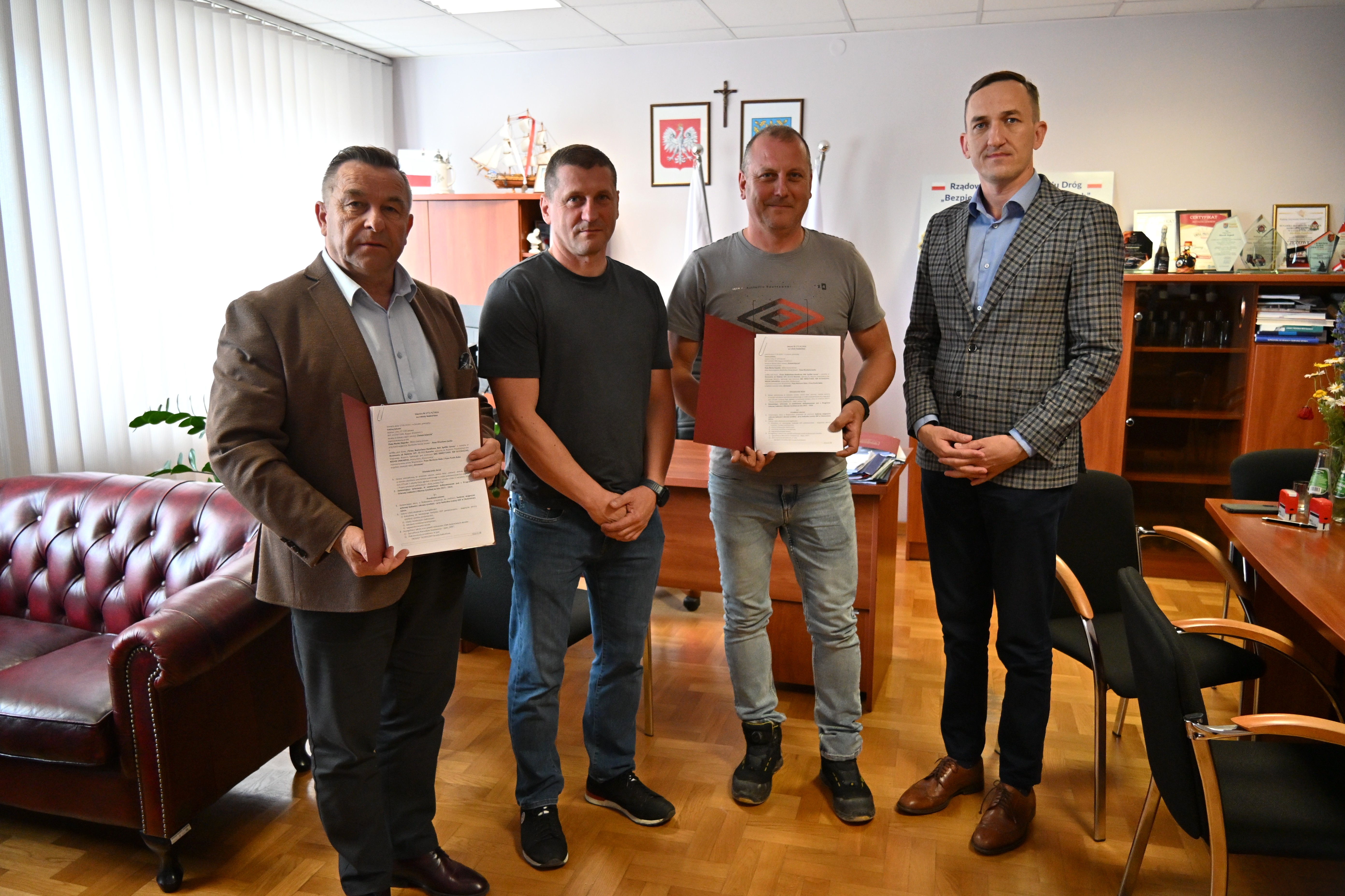 Podpisano umowę na realizację inwestycji pn. „Budowa magazynu ochrony ludności i obrony cywilnej przy budynku OSP w Cholewianej Górze”